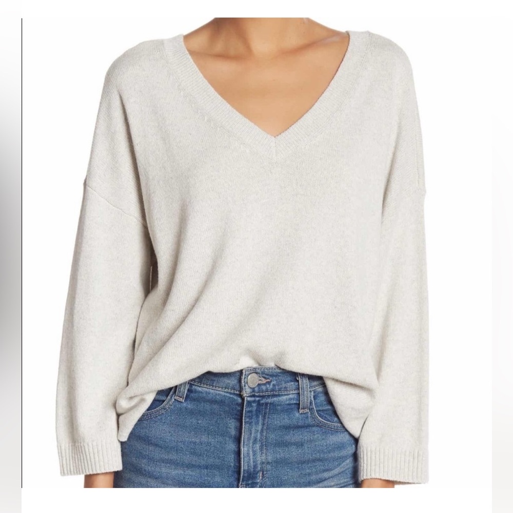 Double V neck pullover sweater heather ice